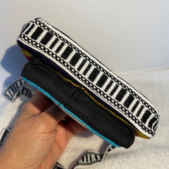 Cayman Islands and Dolphin Small Crossbody Bag - Picture 9 of 13